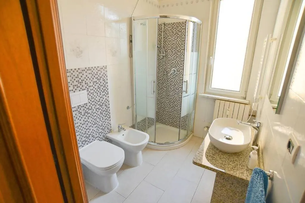 Larte Al Mare Vicino Spiaggia Con Ac E Wifi Apartment Savona