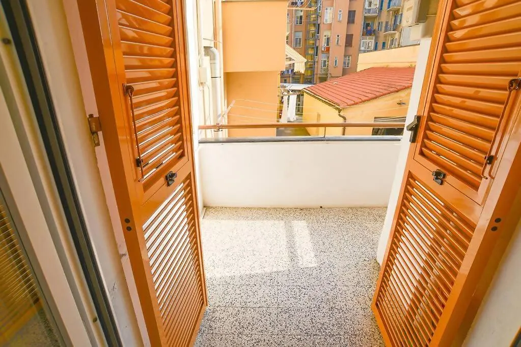 Larte Al Mare Vicino Spiaggia Con Ac E Wifi Apartment Savona 0*,